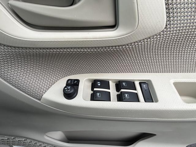 ムーヴＸ　ＳＡIIハロゲンヘッドライト　１４インチアルミホイール　スーパーＵＶＩＲカットガラス　キーフリーシステム　オートエアコン（プッシュ式）	プッシボタンスタート（静岡県）の中古車