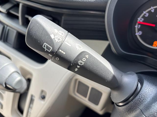 ムーヴＬ　ＳＡIII１４インチフルホイールキャップ　ＵＶカットゴラス（フロントドア）　ウレタンステアリングホイール　キーレスエントリー　マニュアルエアコン（ダイヤル式）（静岡県）の中古車