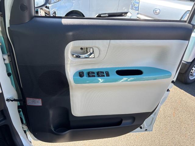 ムーヴキャンバスＧメイクアップＶＳ　ＳＡIII１４インチフルホイールキャップ　ＬＥＤヘッドランプ　キーフリーシステム　両側パワースライドドア　オートエアコン（プッシュ式）　オートライト　置きラクボックス（静岡県）の中古車