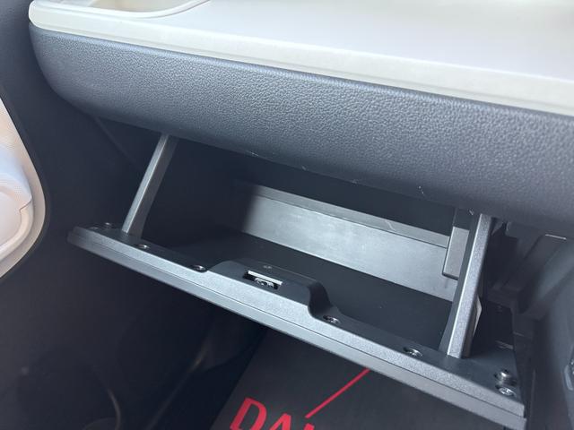 ムーヴキャンバスストライプスＧ　雹害車１４インチフルホイールキャップ　ＬＥＤヘッドランプ　ＬＥＤフォグランプ　ホっとカップホルダー　両側パワースライドドア　キーフリーシステム　プッシュボタンスタート　ＵＶカットガラス（静岡県）の中古車