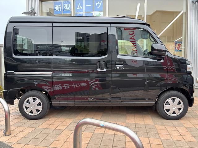 ハイゼットカーゴクルーズターボＣＶＴ　電動格納式カラードドアミラー　スーパーＵＶＩＲカットガラス（フロントウィンドウ）　１２インチフルホイールキャップ　撥水フルファヴリックシート表皮　大型ＬＥＤ荷室灯　キーフリーシステム（静岡県）の中古車