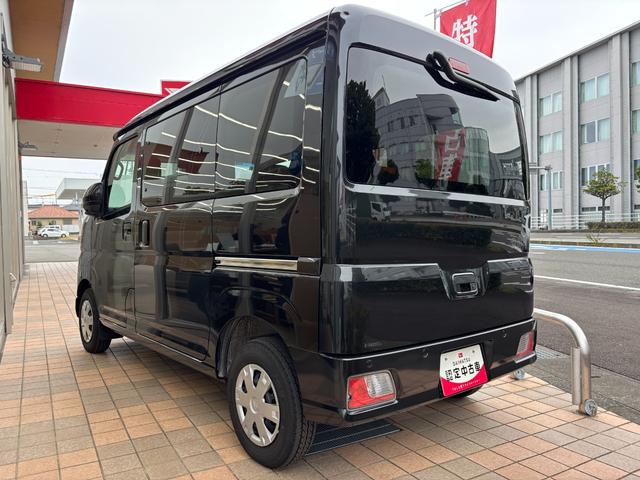 ハイゼットカーゴクルーズターボＣＶＴ　電動格納式カラードドアミラー　スーパーＵＶＩＲカットガラス（フロントウィンドウ）　１２インチフルホイールキャップ　撥水フルファヴリックシート表皮　大型ＬＥＤ荷室灯　キーフリーシステム（静岡県）の中古車