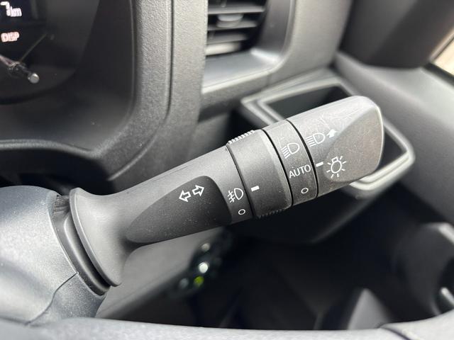 ハイゼットカーゴクルーズターボＣＶＴ　電動格納式カラードドアミラー　スーパーＵＶＩＲカットガラス（フロントウィンドウ）　１２インチフルホイールキャップ　撥水フルファヴリックシート表皮　大型ＬＥＤ荷室灯　キーフリーシステム（静岡県）の中古車