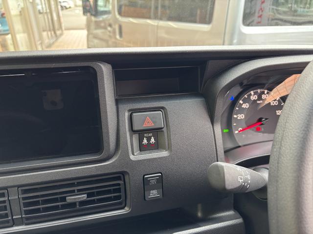 ハイゼットカーゴクルーズターボＣＶＴ　電動格納式カラードドアミラー　スーパーＵＶＩＲカットガラス（フロントウィンドウ）　１２インチフルホイールキャップ　撥水フルファヴリックシート表皮　大型ＬＥＤ荷室灯　キーフリーシステム（静岡県）の中古車