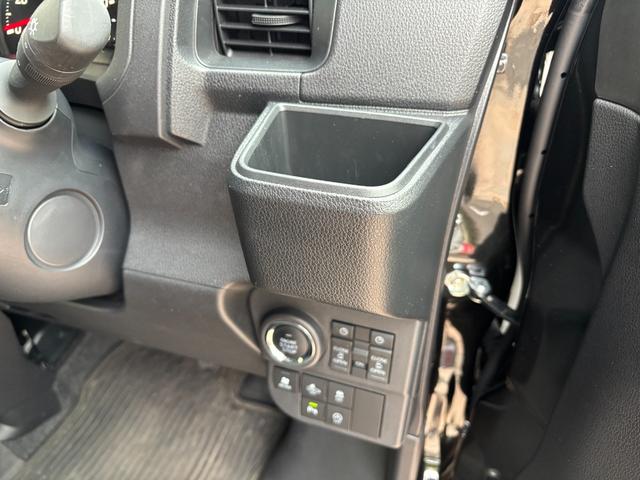 ハイゼットカーゴクルーズターボＣＶＴ　電動格納式カラードドアミラー　スーパーＵＶＩＲカットガラス（フロントウィンドウ）　１２インチフルホイールキャップ　撥水フルファヴリックシート表皮　大型ＬＥＤ荷室灯　キーフリーシステム（静岡県）の中古車