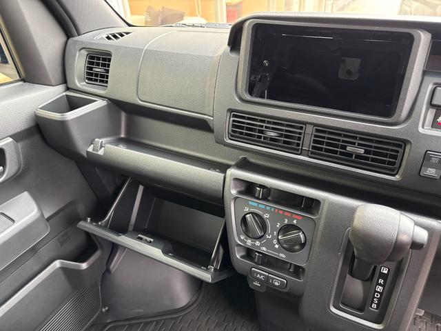 ハイゼットカーゴクルーズターボＣＶＴ　電動格納式カラードドアミラー　スーパーＵＶＩＲカットガラス（フロントウィンドウ）　１２インチフルホイールキャップ　撥水フルファヴリックシート表皮　大型ＬＥＤ荷室灯　キーフリーシステム（静岡県）の中古車