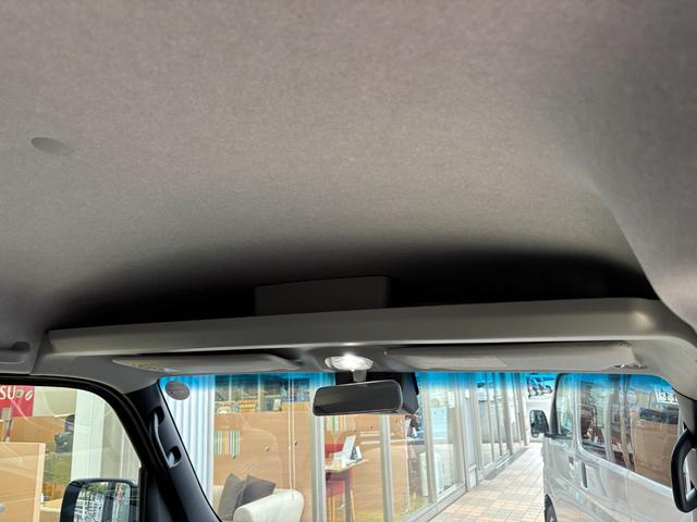 ハイゼットカーゴクルーズターボＣＶＴ　電動格納式カラードドアミラー　スーパーＵＶＩＲカットガラス（フロントウィンドウ）　１２インチフルホイールキャップ　撥水フルファヴリックシート表皮　大型ＬＥＤ荷室灯　キーフリーシステム（静岡県）の中古車