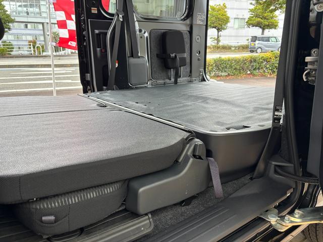 ハイゼットカーゴクルーズターボＣＶＴ　電動格納式カラードドアミラー　スーパーＵＶＩＲカットガラス（フロントウィンドウ）　１２インチフルホイールキャップ　撥水フルファヴリックシート表皮　大型ＬＥＤ荷室灯　キーフリーシステム（静岡県）の中古車