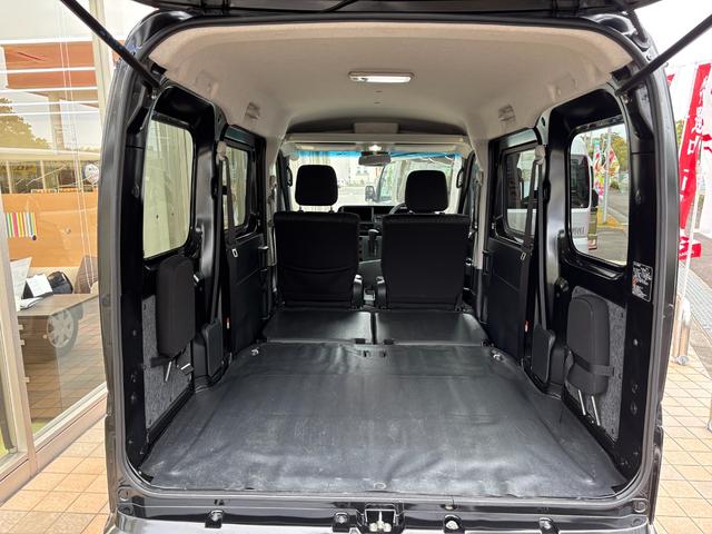 ハイゼットカーゴクルーズターボＣＶＴ　電動格納式カラードドアミラー　スーパーＵＶＩＲカットガラス（フロントウィンドウ）　１２インチフルホイールキャップ　撥水フルファヴリックシート表皮　大型ＬＥＤ荷室灯　キーフリーシステム（静岡県）の中古車