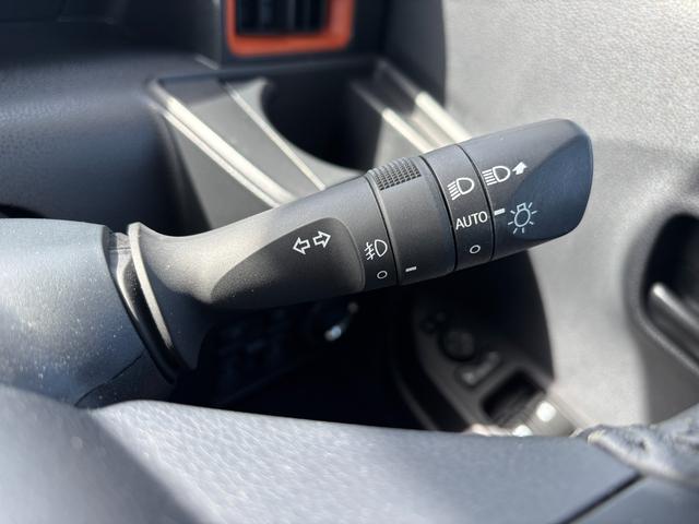 タントファンクロスターボ15インチアルミホイール キーフリーシステム プッシュボタンスタート オートエアコン(プッシュ式) フルLEDヘッドランプ オート格納式カラードドアミラー 本革巻ステアリングホイール(静岡県)の中古車