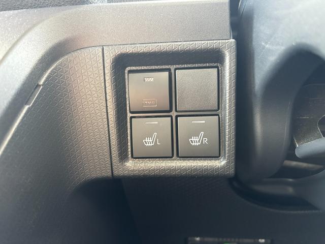 タントファンクロスターボ15インチアルミホイール キーフリーシステム プッシュボタンスタート オートエアコン(プッシュ式) フルLEDヘッドランプ オート格納式カラードドアミラー 本革巻ステアリングホイール(静岡県)の中古車