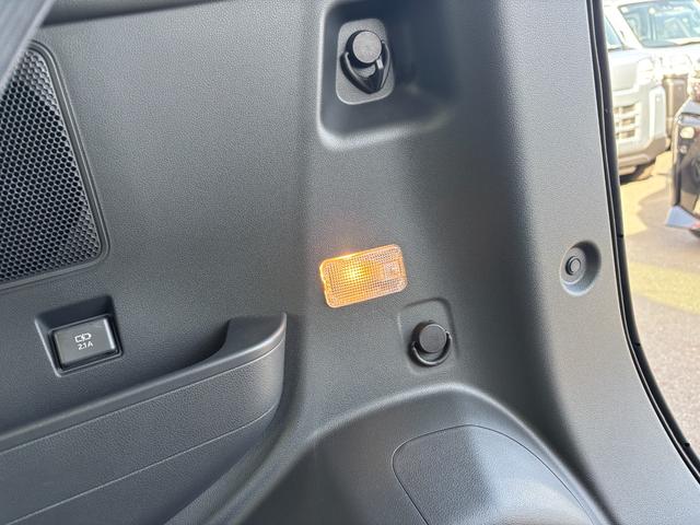 タントファンクロスターボ15インチアルミホイール キーフリーシステム プッシュボタンスタート オートエアコン(プッシュ式) フルLEDヘッドランプ オート格納式カラードドアミラー 本革巻ステアリングホイール(静岡県)の中古車