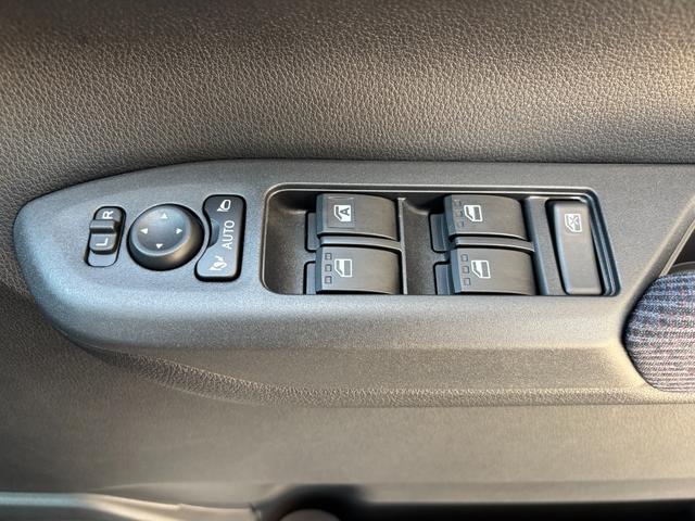 ムーヴＲＳキーフリーシステム　プッシュボタンスタート　ＬＥＤヘッドライト　１５インチアルミホイール　両側パワースライドドア　カラーマルチインフォメーションディスプレイ（静岡県）の中古車