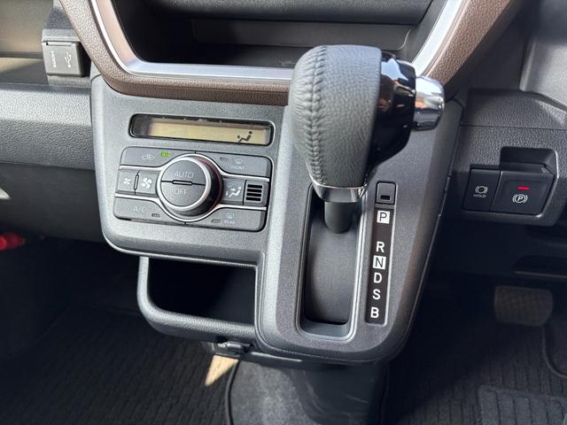 ムーヴＲＳキーフリーシステム　プッシュボタンスタート　ＬＥＤヘッドライト　１５インチアルミホイール　両側パワースライドドア　カラーマルチインフォメーションディスプレイ（静岡県）の中古車