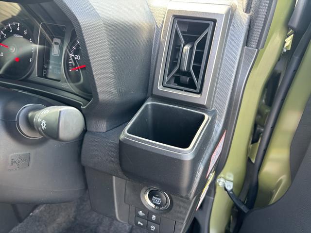 タフトG クロムベンチャー15インチアルミホイール オートレベリング機能付フルLEDヘッドランプ LEDフォグランプ 本革巻ステアリングホイール 本革巻インパネセンターシフト TFTカラーマルチインフォメーションディスプレイ(静岡県)の中古車