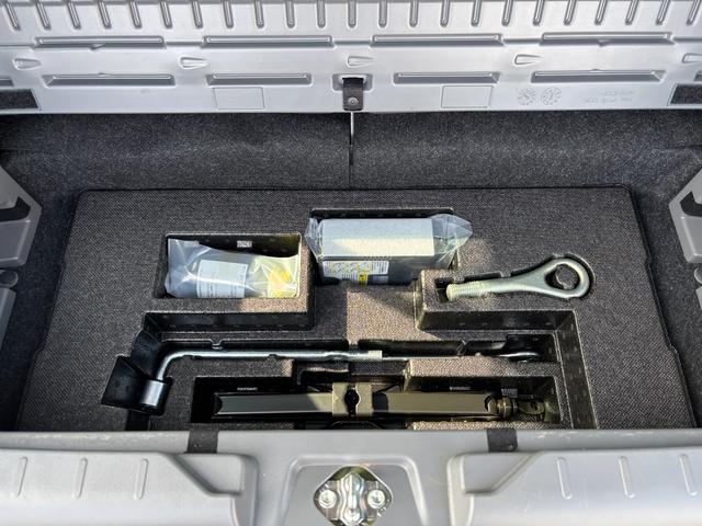 タフトG クロムベンチャー15インチアルミホイール オートレベリング機能付フルLEDヘッドランプ LEDフォグランプ 本革巻ステアリングホイール 本革巻インパネセンターシフト TFTカラーマルチインフォメーションディスプレイ(静岡県)の中古車