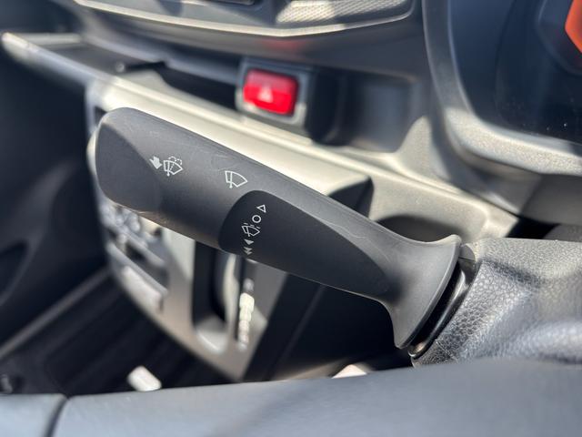 ミライースＬ　ＳＡIII１３インチフルホイールキャップ　マルチリフレクターハロゲンヘッドランプ　可倒式ドアミラー　自発光式デジタルメーターアンバーイルミネーションメーター　マニュアルエアコン（ダイヤル式）　キーレスエントリー（静岡県）の中古車