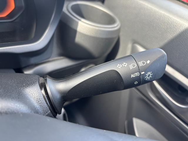 ミライースＬ　ＳＡIII１３インチフルホイールキャップ　マルチリフレクターハロゲンヘッドランプ　可倒式ドアミラー　自発光式デジタルメーターアンバーイルミネーションメーター　マニュアルエアコン（ダイヤル式）　キーレスエントリー（静岡県）の中古車