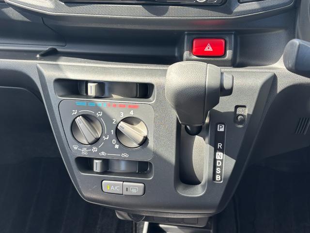 ミライースＬ　ＳＡIII１３インチフルホイールキャップ　マルチリフレクターハロゲンヘッドランプ　可倒式ドアミラー　自発光式デジタルメーターアンバーイルミネーションメーター　マニュアルエアコン（ダイヤル式）　キーレスエントリー（静岡県）の中古車