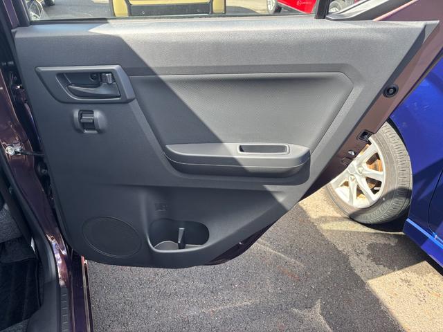 ミライースＬ　ＳＡIII１３インチフルホイールキャップ　マルチリフレクターハロゲンヘッドランプ　可倒式ドアミラー　自発光式デジタルメーターアンバーイルミネーションメーター　マニュアルエアコン（ダイヤル式）　キーレスエントリー（静岡県）の中古車