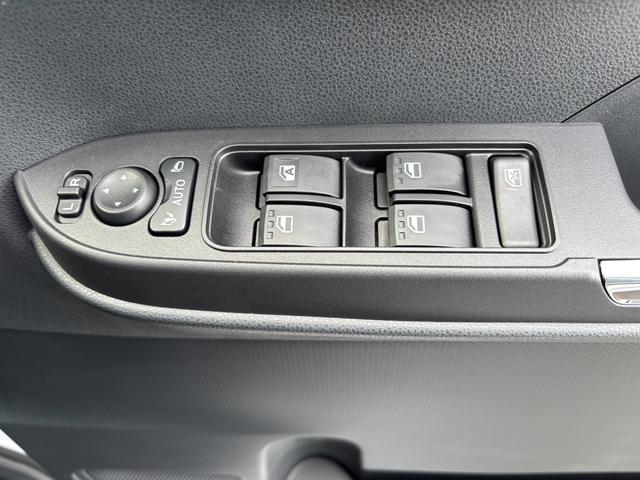 タントカスタムＸ１４インチアルミホイール　大型エアロバンパー　フルＬＥＤヘッドランプ　オート格納式カラードドアミラー　両側パワースライドドア　キーフリーシステム　プッシュボタンスタート（静岡県）の中古車