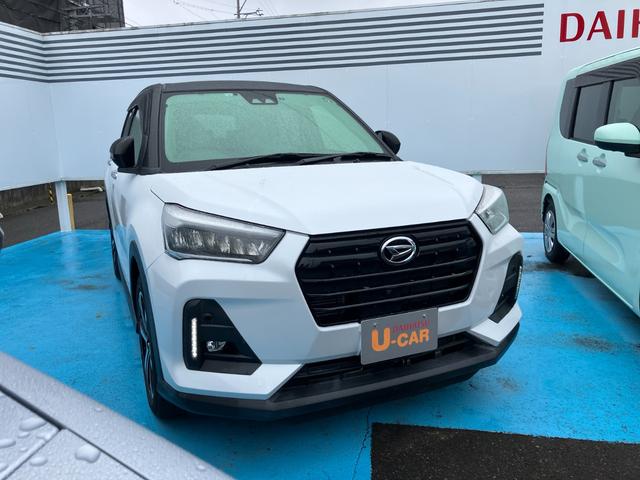ロッキープレミアムアルミホイール　ＵＶＩＲカット遮音ガラス　フルＬＥＤヘッドランプ　　革巻きステアリングホイール　本革シフトノブ　プッシュボタンスタート　キーフリーシステム　オートエアコン（プッシュ式）（静岡県）の中古車