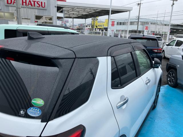 ロッキープレミアムアルミホイール　ＵＶＩＲカット遮音ガラス　フルＬＥＤヘッドランプ　　革巻きステアリングホイール　本革シフトノブ　プッシュボタンスタート　キーフリーシステム　オートエアコン（プッシュ式）（静岡県）の中古車