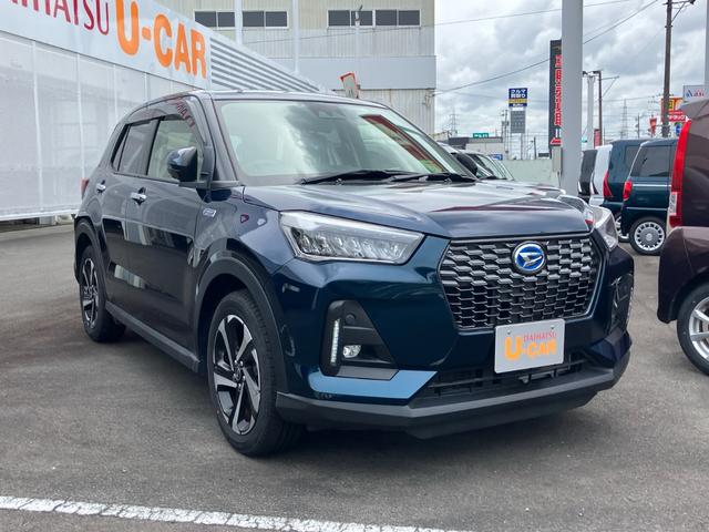 ロッキープレミアムＧ　ＨＥＶアルミホイール　ＵＶＩＲカット遮音ガラス　フルＬＥＤヘッドランプ　運転席・助手席シートヒーター　革巻きステアリングホイール　本革シフトノブ　アクティブマルチインフォメーションメーター（静岡県）の中古車