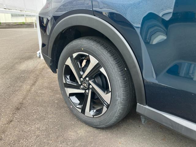ロッキープレミアムＧ　ＨＥＶアルミホイール　ＵＶＩＲカット遮音ガラス　フルＬＥＤヘッドランプ　運転席・助手席シートヒーター　革巻きステアリングホイール　本革シフトノブ　アクティブマルチインフォメーションメーター（静岡県）の中古車