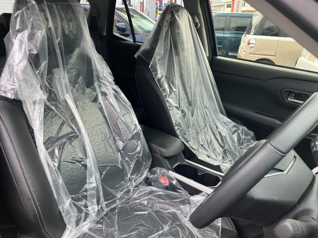 ロッキープレミアムＧ　ＨＥＶアルミホイール　ＵＶＩＲカット遮音ガラス　フルＬＥＤヘッドランプ　運転席・助手席シートヒーター　革巻きステアリングホイール　本革シフトノブ　アクティブマルチインフォメーションメーター（静岡県）の中古車