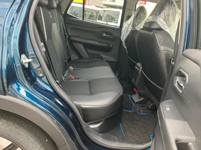 ロッキープレミアムＧ　ＨＥＶアルミホイール　ＵＶＩＲカット遮音ガラス　フルＬＥＤヘッドランプ　運転席・助手席シートヒーター　革巻きステアリングホイール　本革シフトノブ　アクティブマルチインフォメーションメーター（静岡県）の中古車