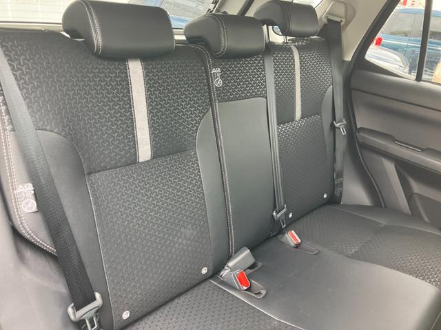 ロッキープレミアムＧ　ＨＥＶアルミホイール　ＵＶＩＲカット遮音ガラス　フルＬＥＤヘッドランプ　運転席・助手席シートヒーター　革巻きステアリングホイール　本革シフトノブ　アクティブマルチインフォメーションメーター（静岡県）の中古車