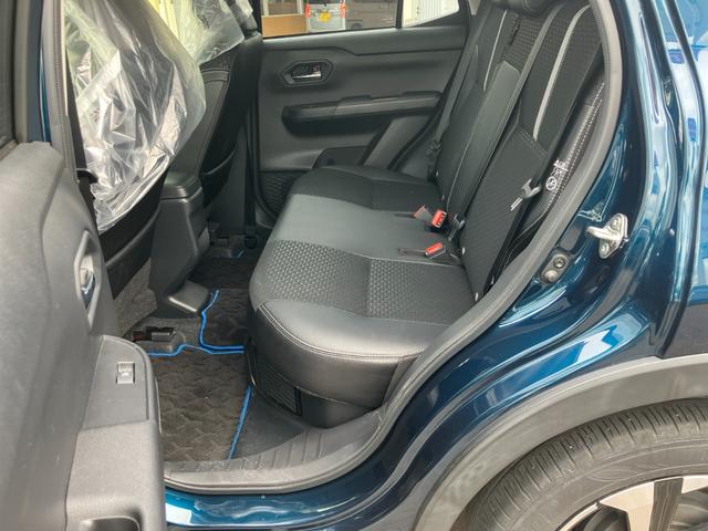 ロッキープレミアムＧ　ＨＥＶアルミホイール　ＵＶＩＲカット遮音ガラス　フルＬＥＤヘッドランプ　運転席・助手席シートヒーター　革巻きステアリングホイール　本革シフトノブ　アクティブマルチインフォメーションメーター（静岡県）の中古車