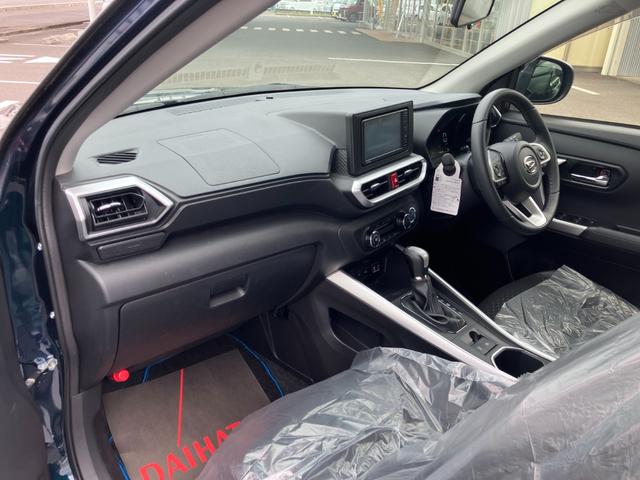 ロッキープレミアムＧ　ＨＥＶアルミホイール　ＵＶＩＲカット遮音ガラス　フルＬＥＤヘッドランプ　運転席・助手席シートヒーター　革巻きステアリングホイール　本革シフトノブ　アクティブマルチインフォメーションメーター（静岡県）の中古車