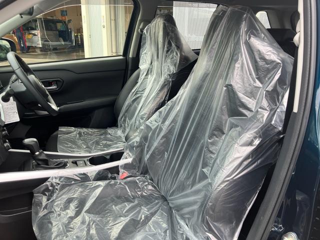 ロッキープレミアムＧ　ＨＥＶアルミホイール　ＵＶＩＲカット遮音ガラス　フルＬＥＤヘッドランプ　運転席・助手席シートヒーター　革巻きステアリングホイール　本革シフトノブ　アクティブマルチインフォメーションメーター（静岡県）の中古車