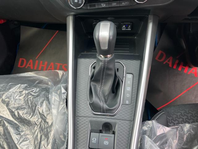 ロッキープレミアムＧ　ＨＥＶアルミホイール　ＵＶＩＲカット遮音ガラス　フルＬＥＤヘッドランプ　運転席・助手席シートヒーター　革巻きステアリングホイール　本革シフトノブ　アクティブマルチインフォメーションメーター（静岡県）の中古車