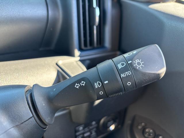 タントカスタムＸ１４インチアルミホイール　大型エアロバンパー　フルＬＥＤヘッドランプ　オート格納式カラードドアミラー　両側パワースライドドア　キーフリーシステム　プッシュボタンスタート（静岡県）の中古車