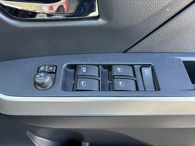 トールＧ　リミテッド　ＳＡIIIキーフリーシステム　プッシュボタンスタート　オートエアコン（プッシュ式）　両側パワースライドドア　マルチインフォメーションディスプレイ（静岡県）の中古車