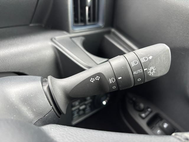 タントカスタムRS15インチアルミホイール キーフリーシステム プッシュボタンスタート オートエアコン(プッシュ式) フルLEDヘッドランプ オート格納式カラードドアミラー 本革巻ステアリングホイール(静岡県)の中古車