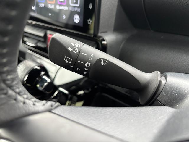 タントカスタムRS15インチアルミホイール キーフリーシステム プッシュボタンスタート オートエアコン(プッシュ式) フルLEDヘッドランプ オート格納式カラードドアミラー 本革巻ステアリングホイール(静岡県)の中古車