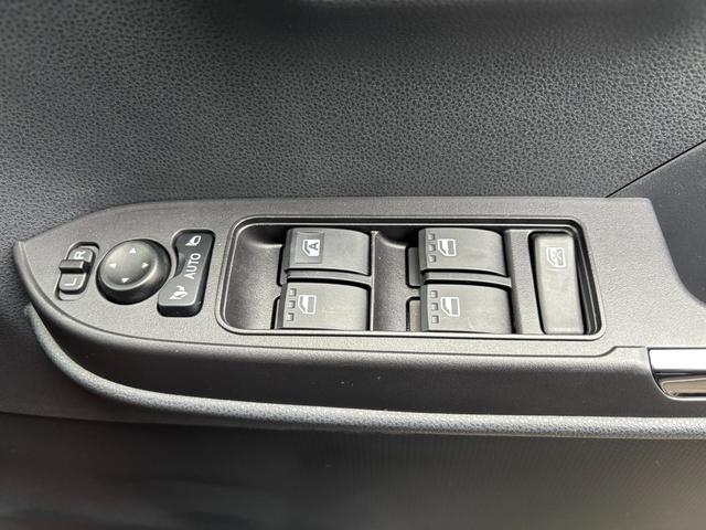 タントカスタムRS15インチアルミホイール キーフリーシステム プッシュボタンスタート オートエアコン(プッシュ式) フルLEDヘッドランプ オート格納式カラードドアミラー 本革巻ステアリングホイール(静岡県)の中古車