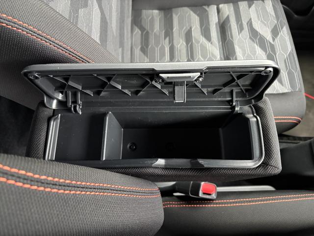 タフトG15インチアルミホイール オートレベリング機能付フルLEDヘッドランプ LEDフォグランプ 本革巻ステアリングホイール 本革巻インパネセンターシフト TFTカラーマルチインフォメーションディスプレイ(静岡県)の中古車