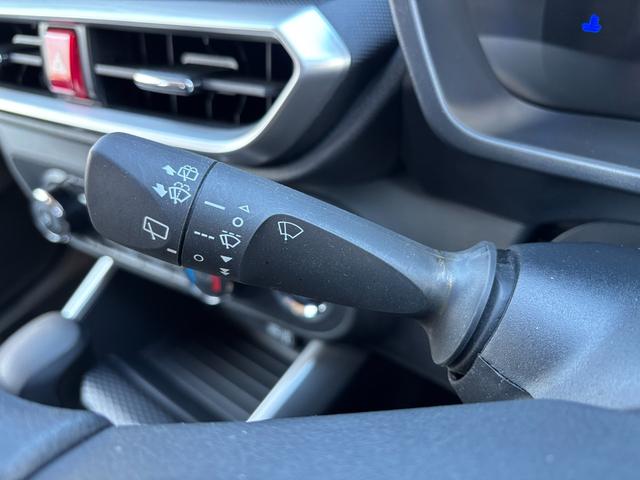 ロッキーＧ１７インチアルミホイール　ＵＶＩＲカット遮音ガラス　フルＬＥＤヘッドランプ　運転席・助手席シートヒーター　ウレタンステアリングホイール　本革シフトノブ　アクティブマルチインフォメーションメーター（静岡県）の中古車