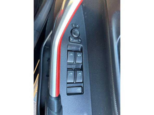 ロッキーＧ１７インチアルミホイール　ＵＶＩＲカット遮音ガラス　フルＬＥＤヘッドランプ　運転席・助手席シートヒーター　ウレタンステアリングホイール　本革シフトノブ　アクティブマルチインフォメーションメーター（静岡県）の中古車