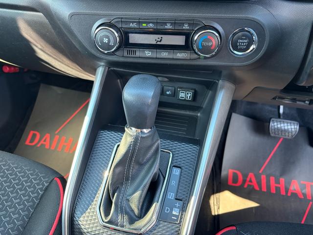 ロッキーＧ１７インチアルミホイール　ＵＶＩＲカット遮音ガラス　フルＬＥＤヘッドランプ　運転席・助手席シートヒーター　ウレタンステアリングホイール　本革シフトノブ　アクティブマルチインフォメーションメーター（静岡県）の中古車