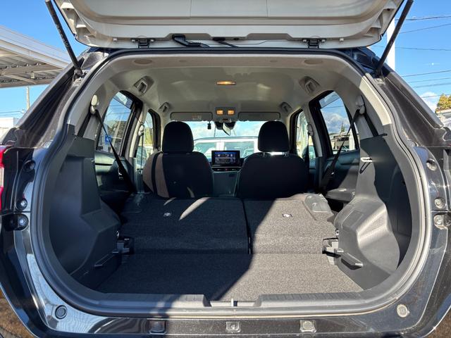 ロッキーＧ１７インチアルミホイール　ＵＶＩＲカット遮音ガラス　フルＬＥＤヘッドランプ　運転席・助手席シートヒーター　ウレタンステアリングホイール　本革シフトノブ　アクティブマルチインフォメーションメーター（静岡県）の中古車