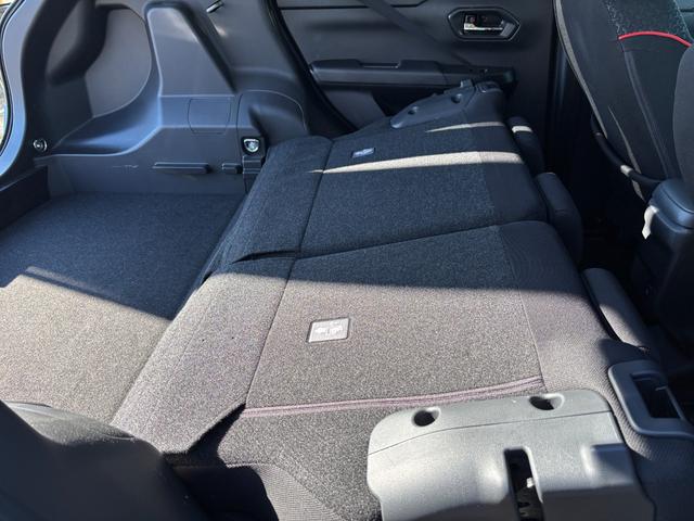 ロッキーＧ１７インチアルミホイール　ＵＶＩＲカット遮音ガラス　フルＬＥＤヘッドランプ　運転席・助手席シートヒーター　ウレタンステアリングホイール　本革シフトノブ　アクティブマルチインフォメーションメーター（静岡県）の中古車