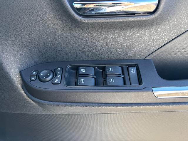 タントカスタムＲＳ１５インチアルミホイール　キーフリーシステム　プッシュボタンスタート　オートエアコン（プッシュ式）　フルＬＥＤヘッドランプ　オート格納式カラードドアミラー　本革巻ステアリングホイール（静岡県）の中古車