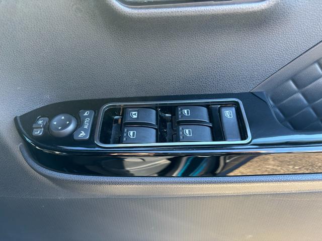 タントカスタムＲＳスタイルセレクション１５インチアルミホイール　キーフリーシステム　プッシュボタンスタート　オートエアコン（プッシュ式）　フルＬＥＤヘッドランプ　オート格納式カラードドアミラー　本革巻ステアリングホイール（静岡県）の中古車