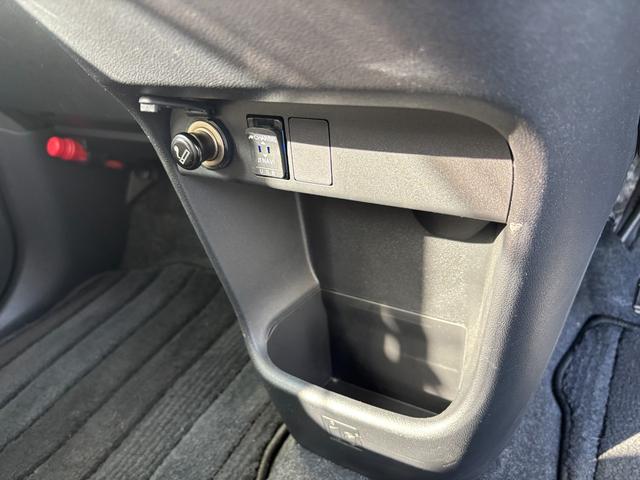 ムーヴキャンバスGメイクアップVS SAIII14インチフルホイールキャップ LEDヘッドランプ キーフリーシステム 両側パワースライドドア オートエアコン(プッシュ式) オートライト 置きラクボックス(静岡県)の中古車